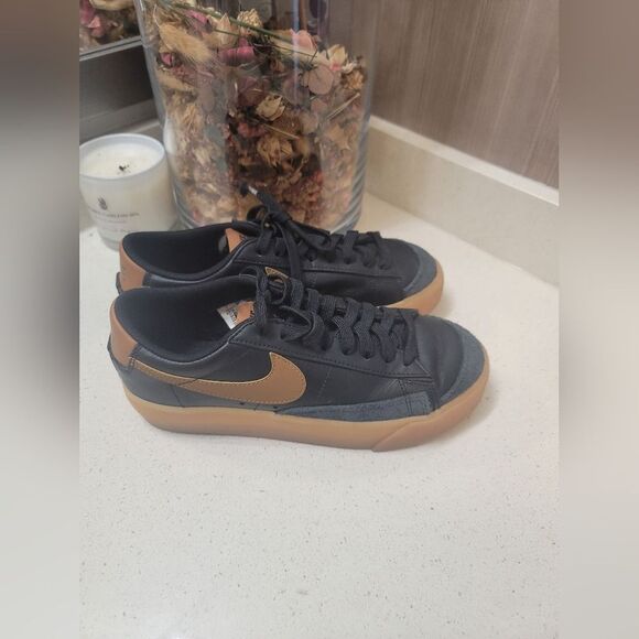 Nike Blazer Platform Women's Sneakers size 7 - Picture 2 of 11